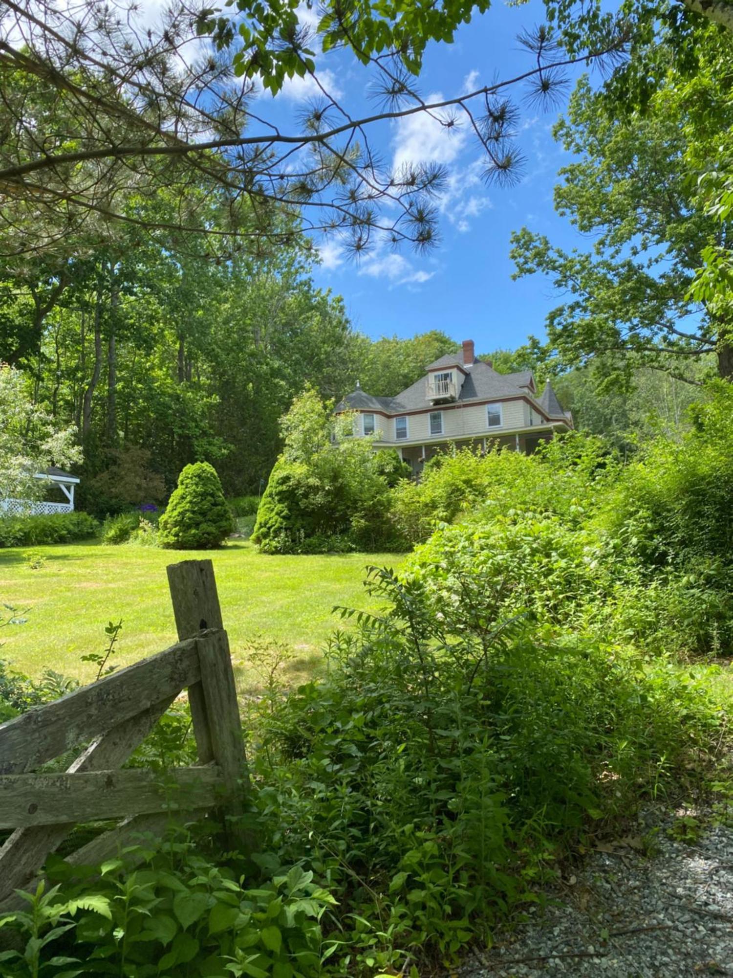 Bed and Breakfast Victorian By The Sea Lincolnville Exterior foto