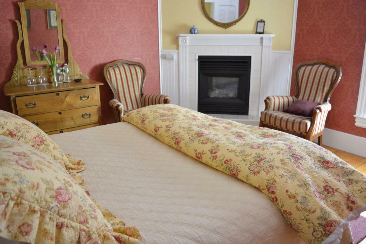 Bed and Breakfast Victorian By The Sea Lincolnville Exterior foto